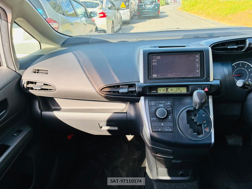 Toyota WISH 2011-12 8199623-17