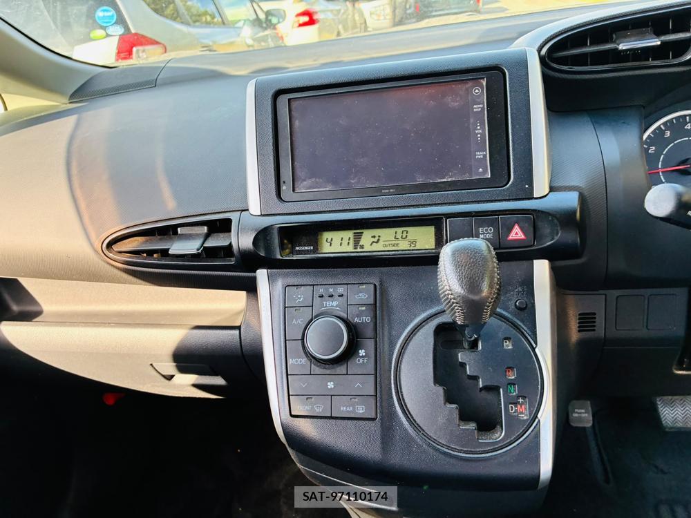 Toyota WISH 2011-12 8199623-19