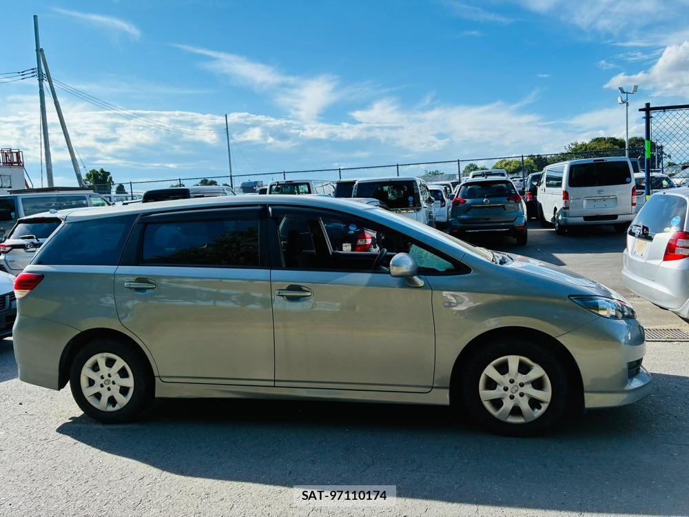 Toyota WISH 2011-12 8199623-5