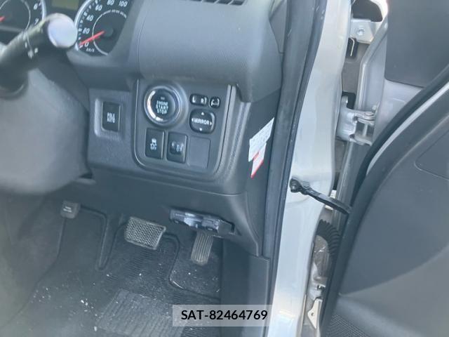 Toyota WISH 2009-04 8232498-11