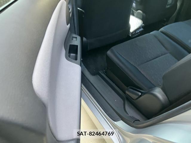 Toyota WISH 2009-04 8232498-24