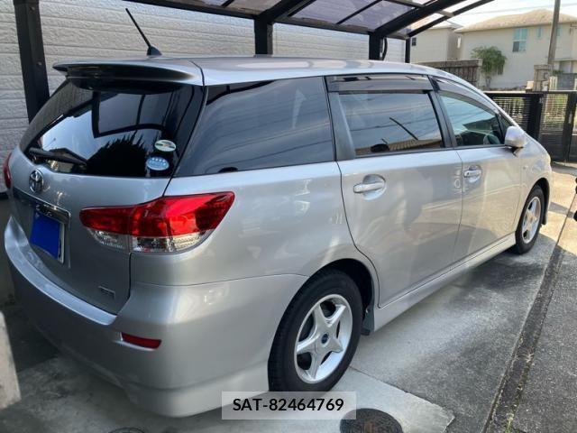 Toyota WISH 2009-04 8232498-2
