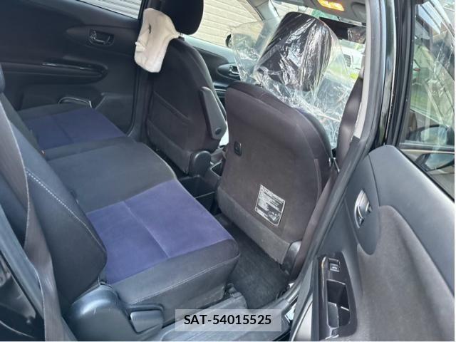 Toyota WISH 2016-04 8232496-3
