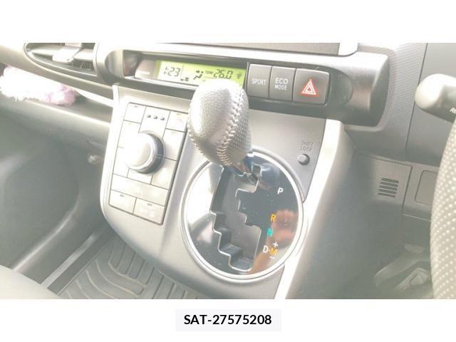 Toyota WISH 2012-03 8232495-13