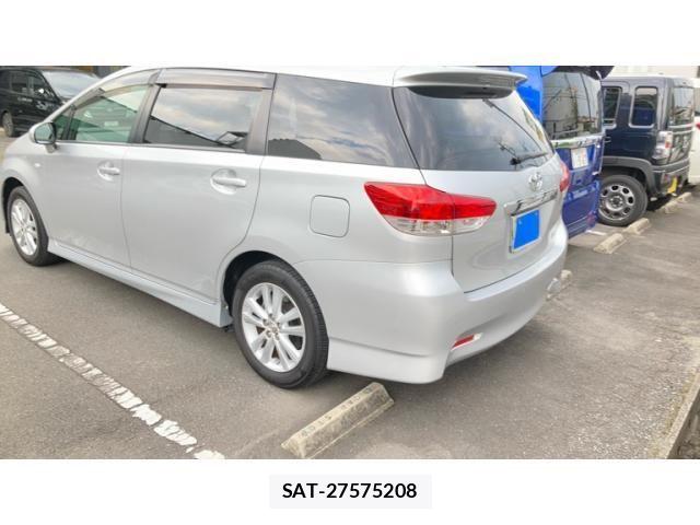 Toyota WISH 2012-03 8232495-1