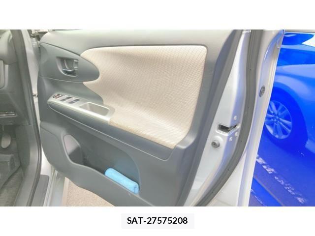 Toyota WISH 2012-03 8232495-4