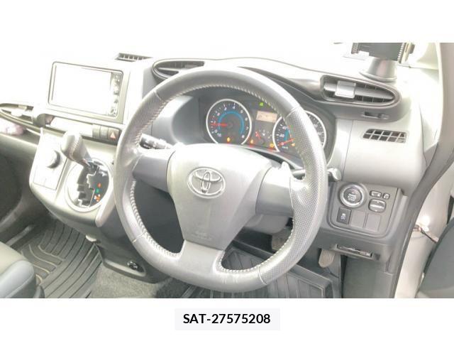Toyota WISH 2012-03 8232495-5