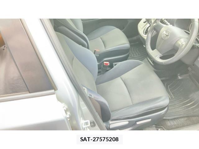 Toyota WISH 2012-03 8232495-7