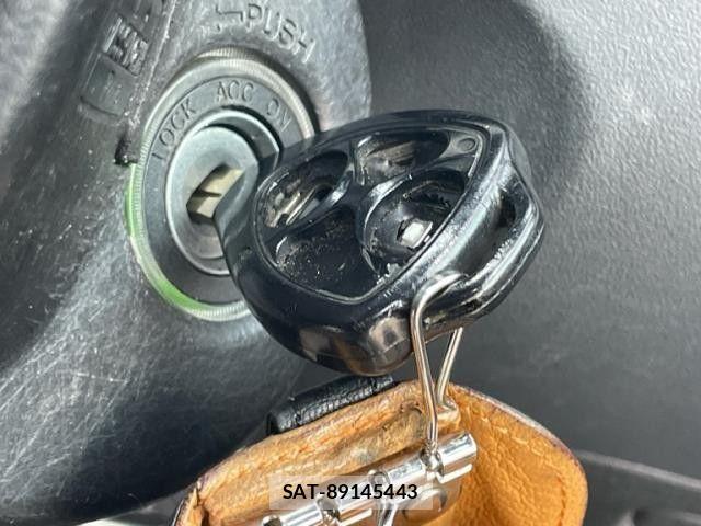 Toyota WISH 2005-10 8247223-6
