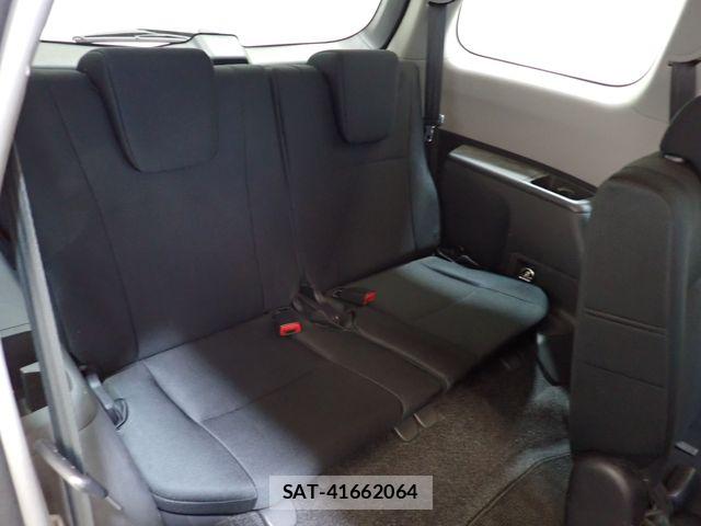 Toyota WISH 2011-08 8247222-23