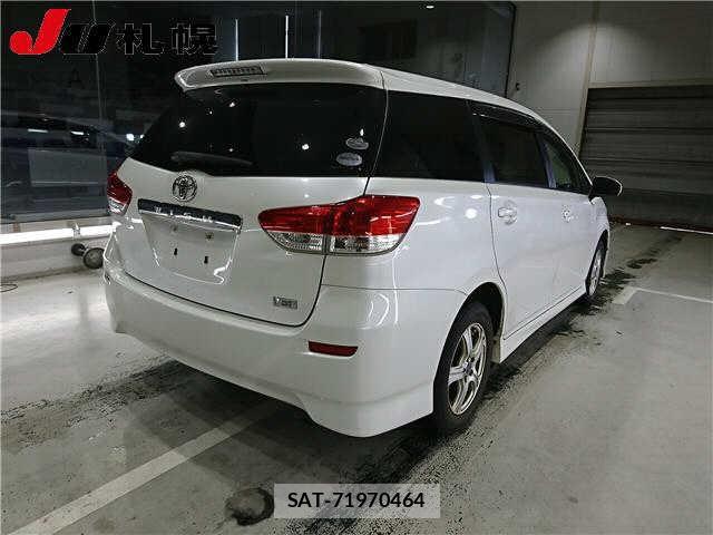 Toyota WISH 2010-08 8252228-1