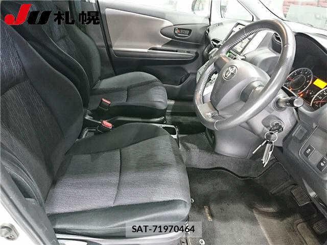 Toyota WISH 2010-08 8252228-4