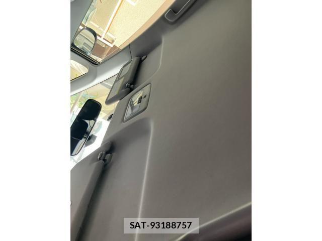 Toyota WISH 2009-10 8318235-12