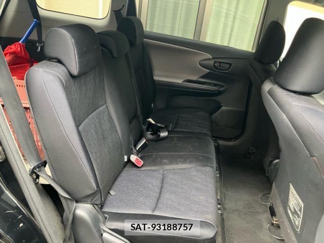 Toyota WISH 2009-10 8318235-15