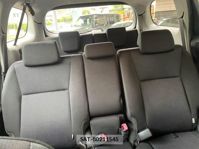Toyota WISH 2017-06 8318228-10