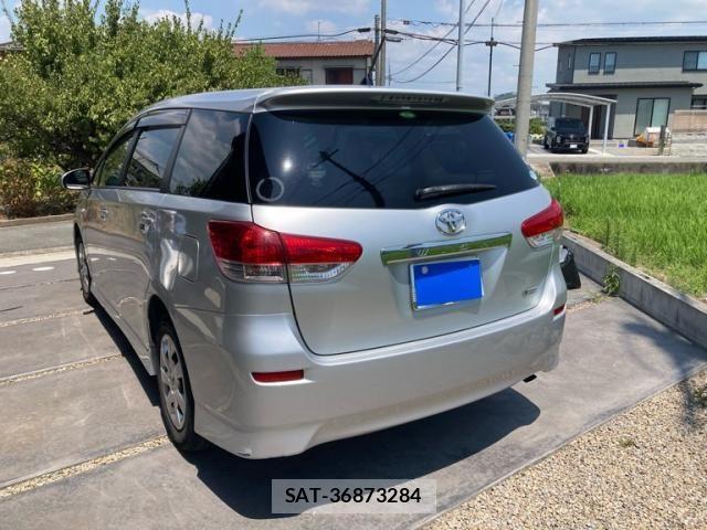 Toyota WISH 2011-09 8318233-1