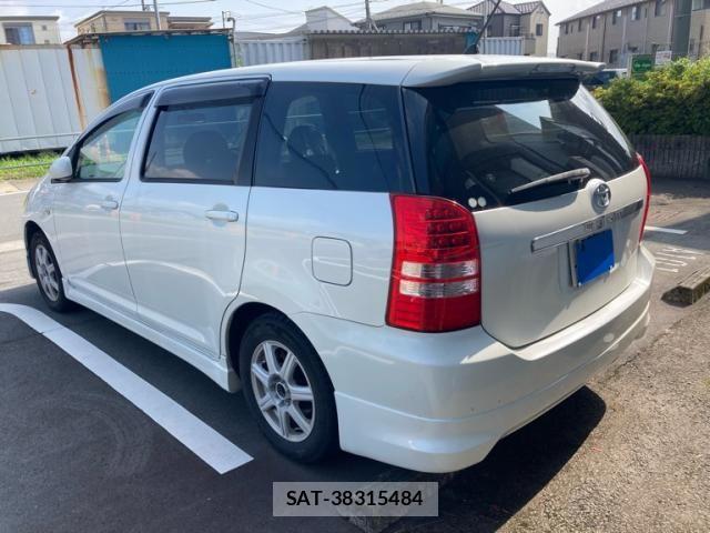 Toyota WISH 2003-01 8318232-9