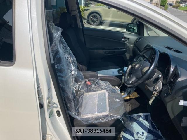 Toyota WISH 2003-01 8318232-4