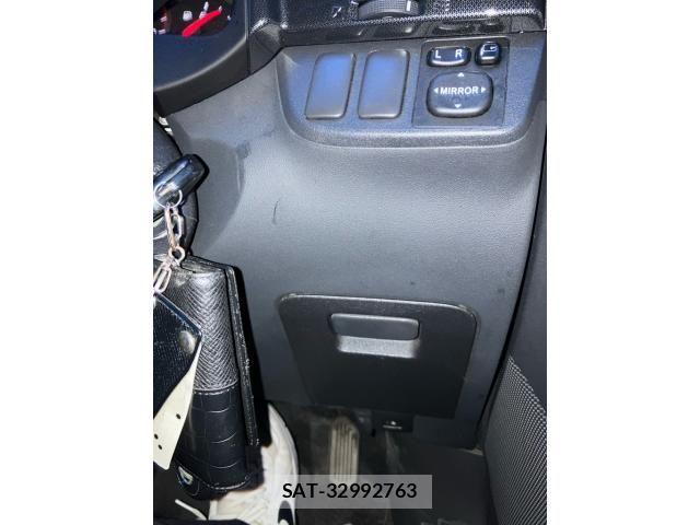 Toyota WISH 2007-09 8318236-14