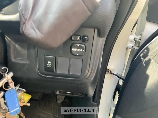 Toyota WISH 2011-11 8318234-12