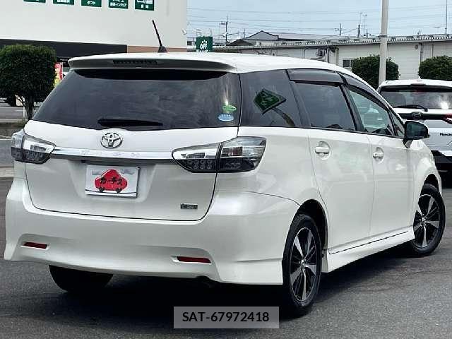 Toyota WISH 2012-10 8318227-2