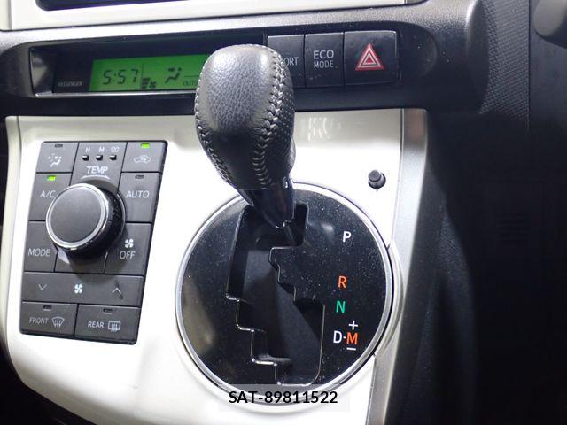 Toyota WISH 2013-11 8338583-15