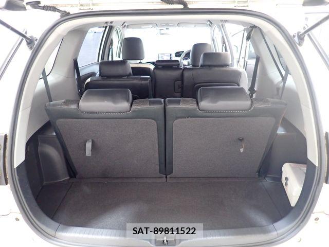 Toyota WISH 2013-11 8338583-23