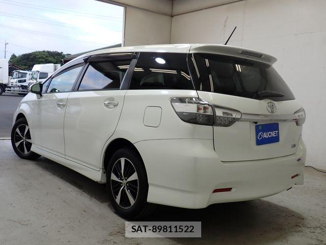 Toyota WISH 2013-11 8338583-2