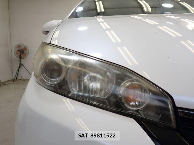 Toyota WISH 2013-11 8338583-8