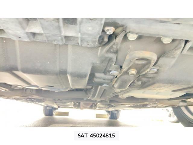 Toyota WISH 2014-08 8338581-3