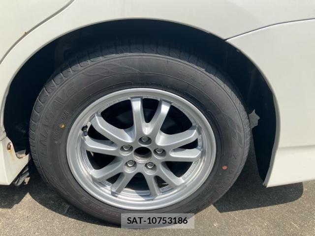 Toyota WISH 2009-05 8338582-4