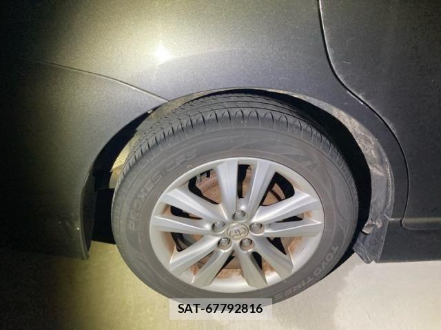 Toyota WISH 2017-05 8369897-10