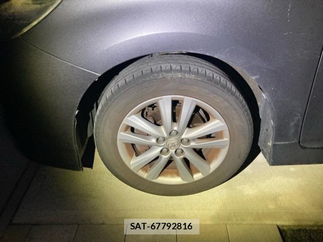Toyota WISH 2017-05 8369897-8