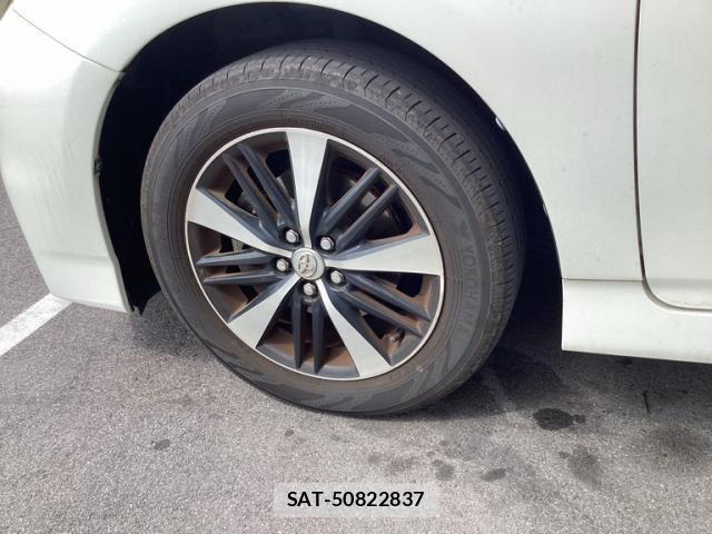 Toyota WISH 2013-03 8458805-9