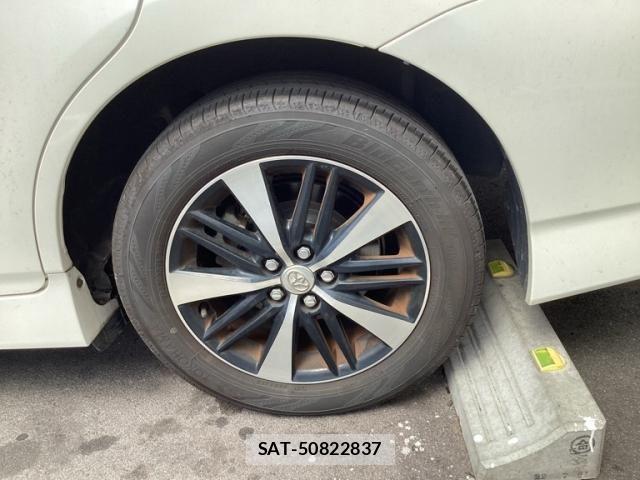 Toyota WISH 2013-03 8458805-10