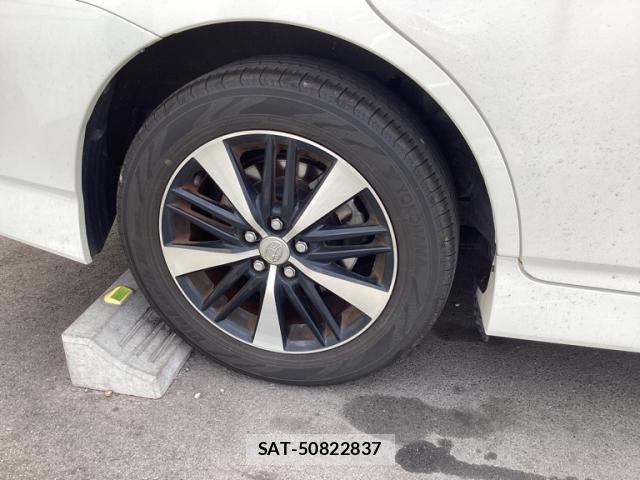 Toyota WISH 2013-03 8458805-11