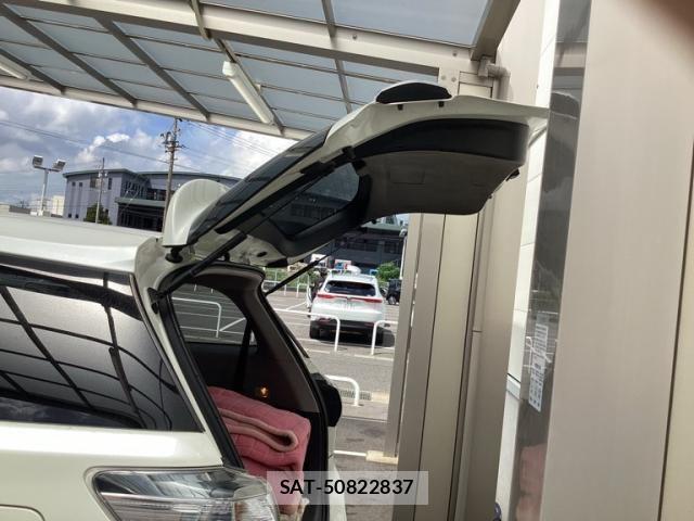 Toyota WISH 2013-03 8458805-13
