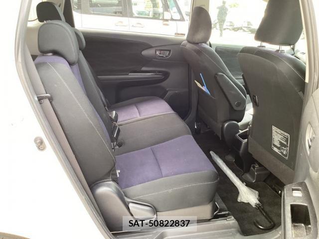 Toyota WISH 2013-03 8458805-17
