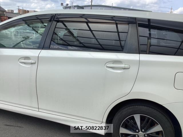 Toyota WISH 2013-03 8458805-7