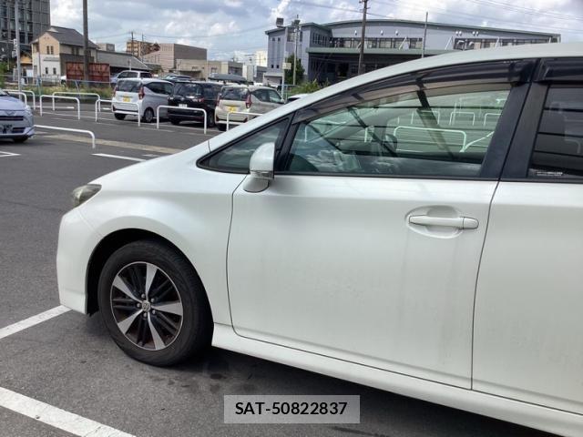 Toyota WISH 2013-03 8458805-8