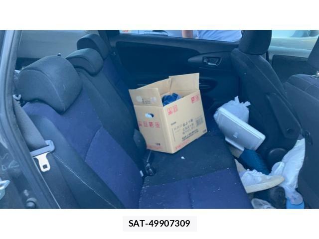 Toyota WISH 2015-08 8458807-15