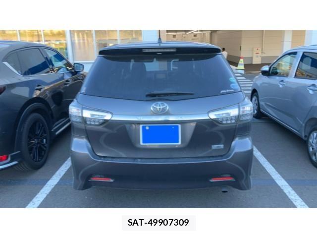 Toyota WISH 2015-08 8458807-6