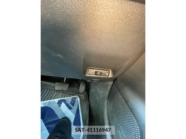 Toyota WISH 2011-06 8458811-16