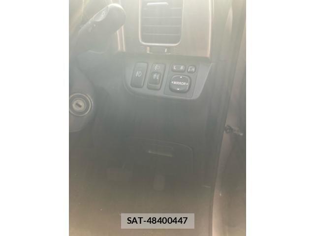 Toyota WISH 2005-11 8528331-15
