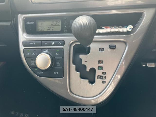 Toyota WISH 2005-11 8528331-18