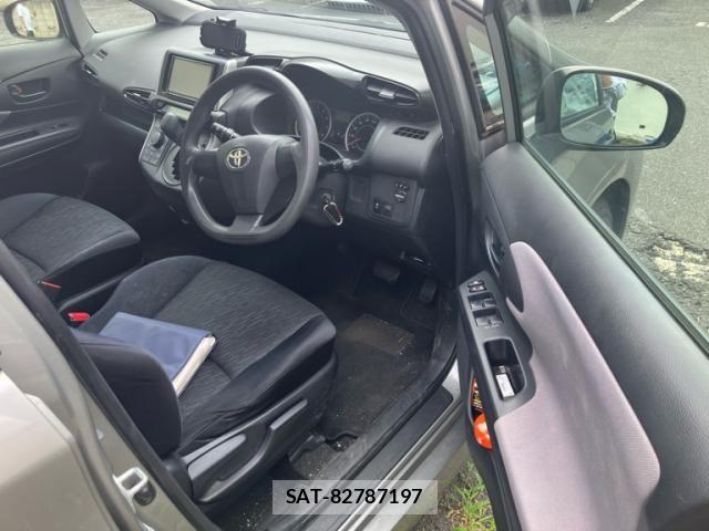 Toyota WISH 2011-01 8528332-12