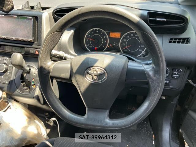 Toyota WISH 2009-07 8564177-11