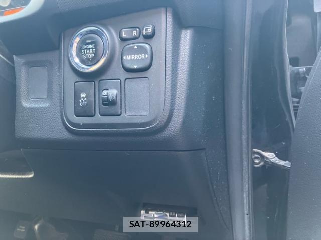 Toyota WISH 2009-07 8564177-12