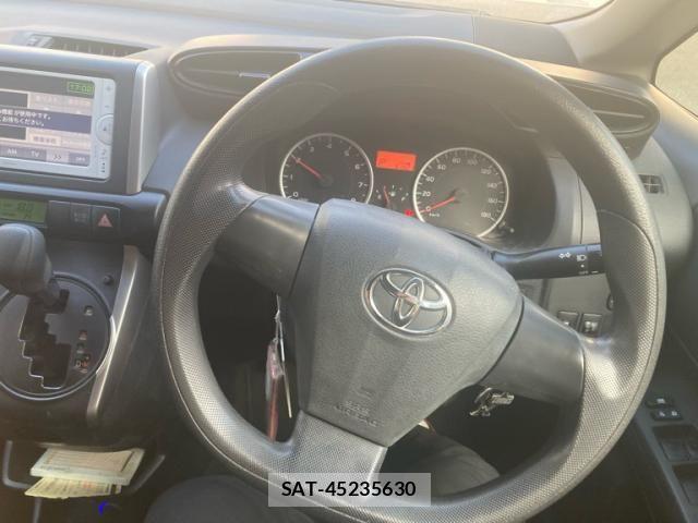 Toyota WISH 2013-06 8564175-10