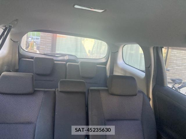 Toyota WISH 2013-06 8564175-13